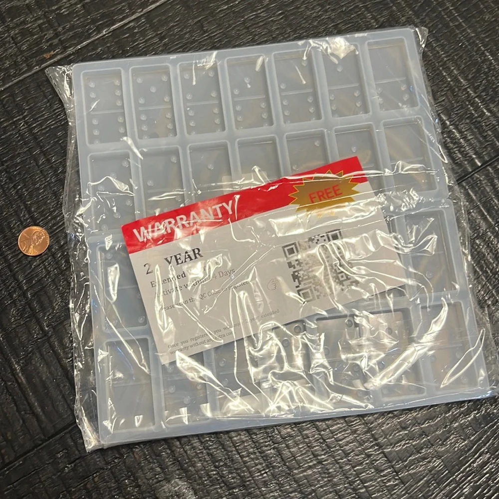 NWT Dominos Silicone Molds - Picture 1 of 2